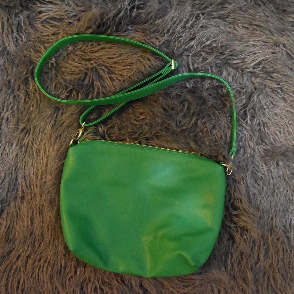 NWOT: Emerald Green Steve Madden Crossbody